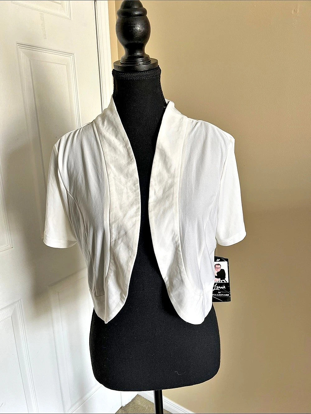 Nina Leonard Lennie White Short Sleeve Bolero Jacket Size Medium NWT